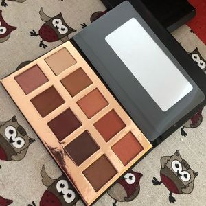 CROWN FUEGO EYESHADOW COLLECTION BNIB